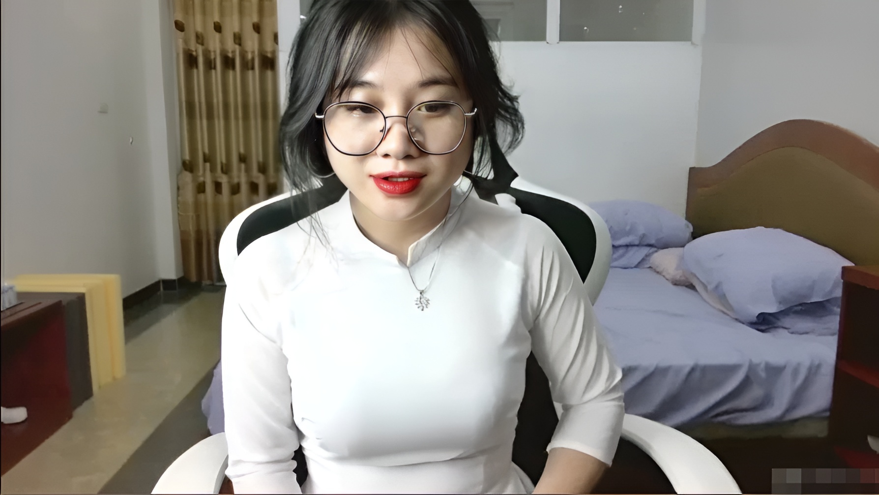Anna Gấu thủ dâm....